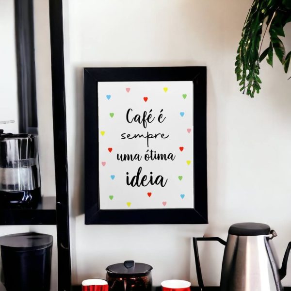 Azulejo decorativo com a frase Café é sempre uma ótima ideia com corações coloridos